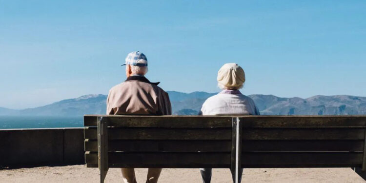 Pesquisa revela que 70% dos idosos no Brasil acham que dinheiro de uma aposentadoria não é suficiente para viver