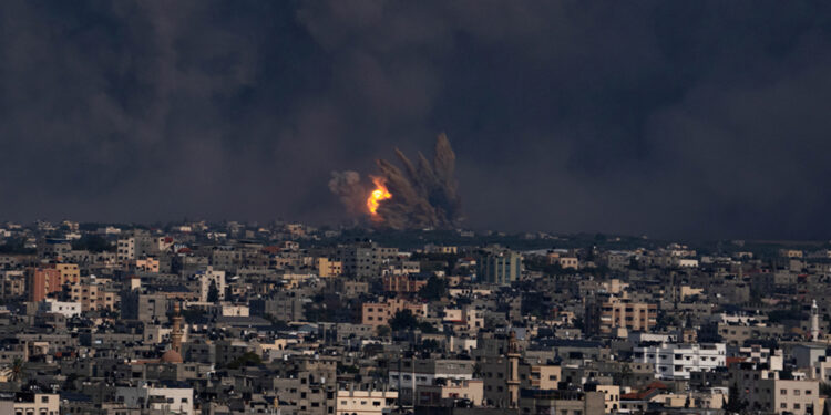 Guerra entre Israel e Hamas entra no terceiro dia com mais de 1,2 mil mortos