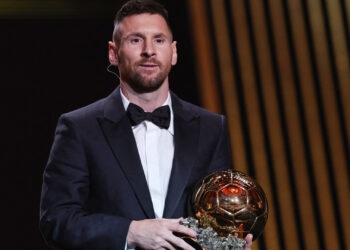 Messi conquista Bola de Ouro da France Football pela oitava vez