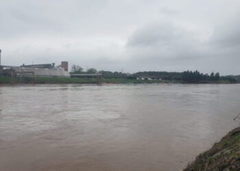 Rio Taquari supera os 19m e atinge cota de inundação em Lajeado e Estrela