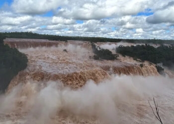 Cataratas do Iguaçu registram 17 milhões de litros de água por segundo após chuvas