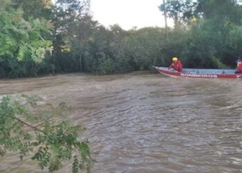 Agricultor morre afogado ao tentar atravessar área inundada com trator