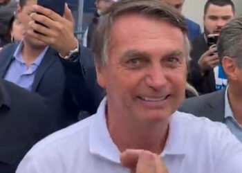 Bolsonaro desembarca em Porto Alegre para cumprir agendas no Estado
