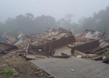 Prédio desaba em Gramado após cidade apresentar rachaduras no solo