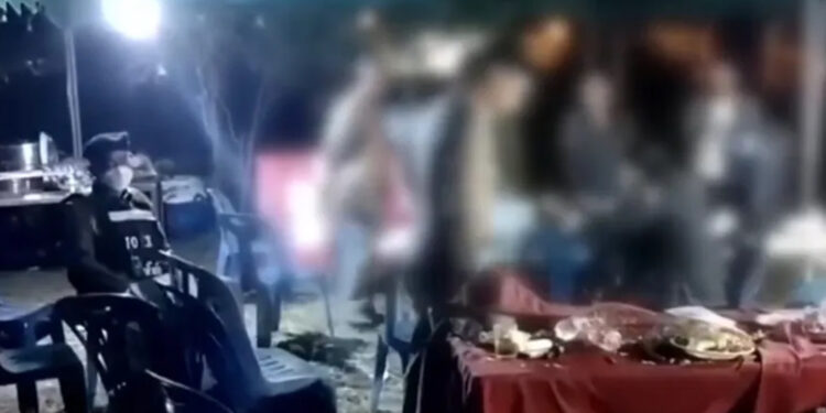 Na Tailândia, noivo abre fogo no próprio casamento e mata quatro pessoas, incluindo a noiva