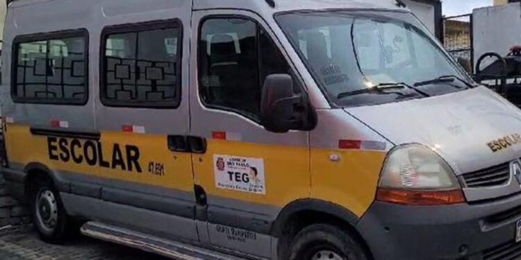 Criança de 2 anos morre após ser esquecida em van escolar em São Paulo