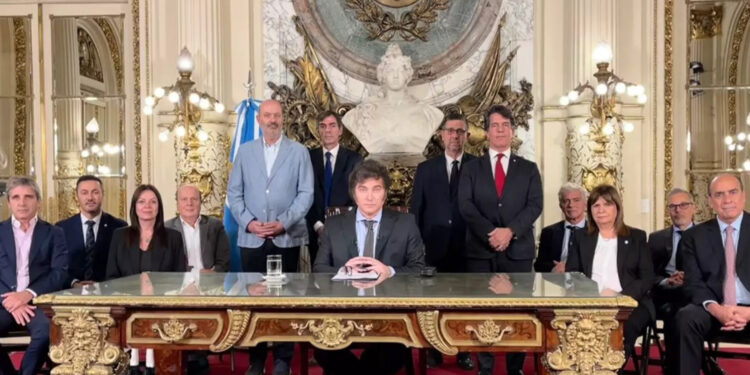 Governo argentino vai demitir 5 mil funcionários públicos