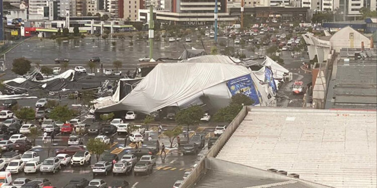 Estrutura de exposição de arte desaba em Caxias e deixa mais de 10 feridos