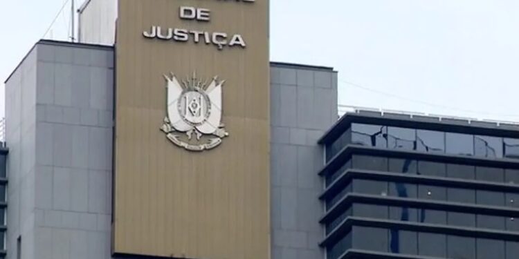 Tia é condenada a indenizar sobrinha após ofensa racista no grupo de WhatsApp da família em Santo Ângelo