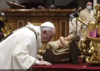 Entenda por que a principal celebração do Natal na Igreja Católica é chamada de Missa do Galo