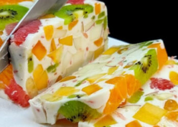 Sobremesa de frutas para o Natal e Ano novo