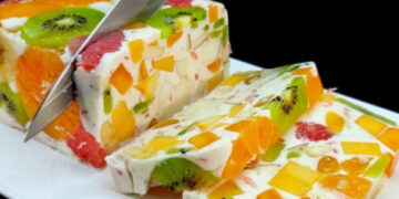Sobremesa de frutas para o Natal e Ano novo