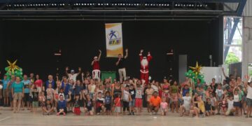 Festa de Natal da Radio Nova Roma FM Encanta a Comunidade com Diversão e Solidariedade