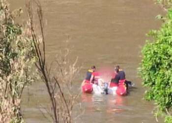 Corpo de Bombeiros resgata homem no Rio das Antas em Cotiporã