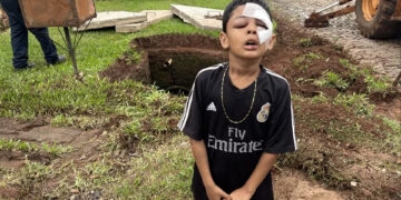 Menino de 7 anos cai em bueiro e é arrastado por 300 metros em Cruz Alta