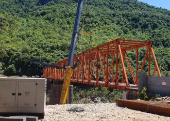 Nova Roma do Sul Celebra a Conclusão do Içamento da Ponte e a União da Comunidade