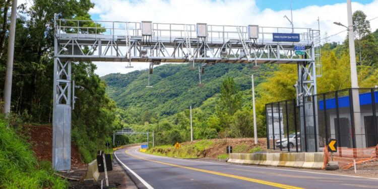 Primeiro pórtico do sistema free flow começa a operar na ERS-122, na próxima sexta (15)