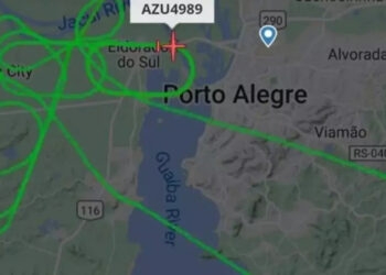 Tempestade faz avião dar sete voltas antes de pousar no Aeroporto Salgado Filho, em Porto Alegre