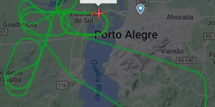 Tempestade faz avião dar sete voltas antes de pousar no Aeroporto Salgado Filho, em Porto Alegre