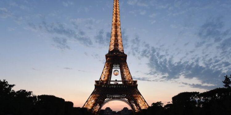 Governo francês reduz pela metade público na abertura dos Jogos Olímpicos