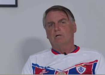 “Não foi golpe, foi uma armadilha da esquerda”, diz Bolsonaro sobre o 8 de janeiro