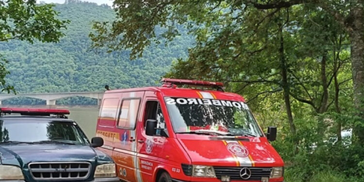 Desaparecimento de homem mobiliza equipes de resgate na ponte entre RS e SC