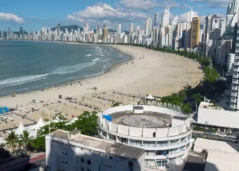 Balneário Camboriú aprova lei para multar usuários de drogas