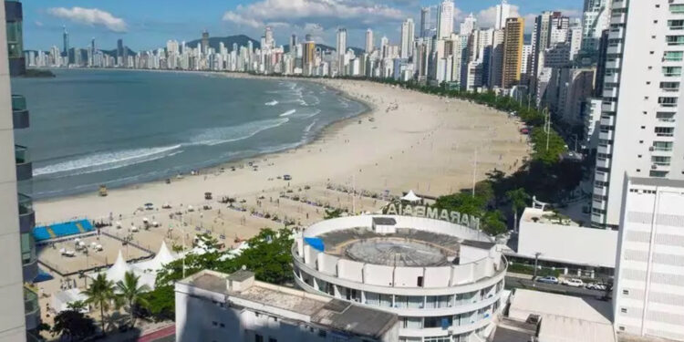 Balneário Camboriú aprova lei para multar usuários de drogas