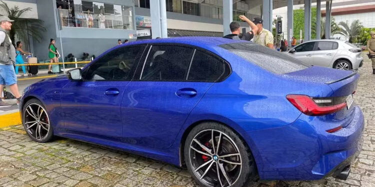 Quatro pessoas morrem após serem encontradas com parada cardiorrespiratória dentro de BMW