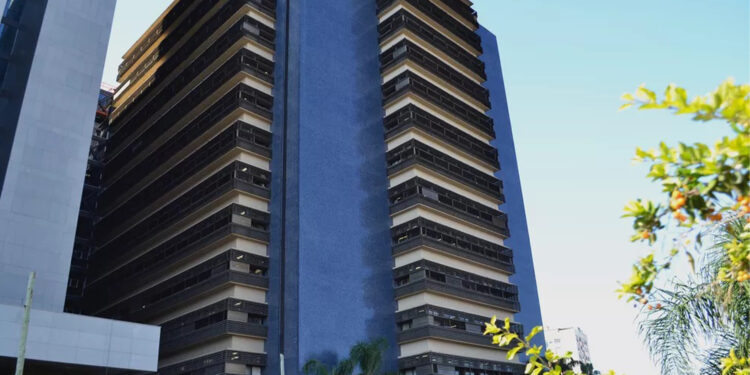 Laboratório é condenado por diagnóstico errado de câncer no RS; paciente retirou mama