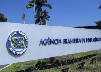 Lula demite diretor-adjunto da Abin