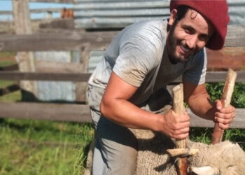 ‘Tenho a cara do programa pelo meu jeito diferente’, diz estudante do Rio Grande do Sul anunciado no ‘BBB 24’