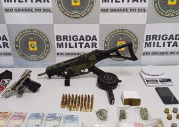 Casal é preso com metralhadora em Caxias do Sul
