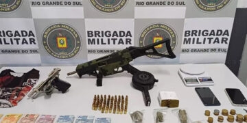 Casal é preso com metralhadora em Caxias do Sul