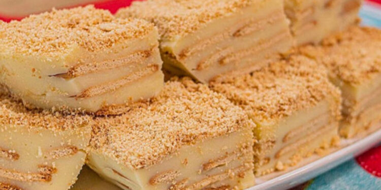 Torta de bolacha bem cremosa e deliciosa