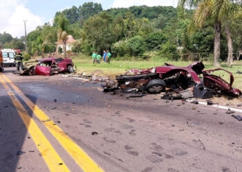 Colisão entre Carreta e Carro Deixa Motorista em Estado Grave na Rota do Sol em Carlos Barbosa