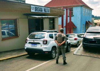 Fiscalização de Trânsito em Nova Roma do Sul Resulta no Recolhimento de Veículo com Licenciamento Vencido