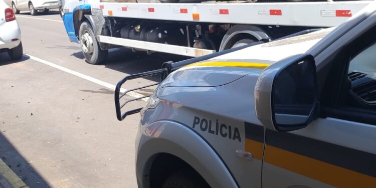 Ação da Brigada Militar em Nova Roma do Sul: Veículo com Licenciamento Vencido é Guinchado