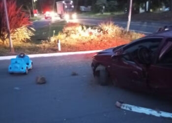 Crianças são arremessadas para fora de carro após acidente em Veranópolis
