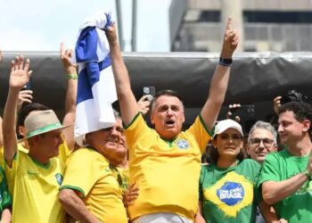 Pesquisa: 48% acreditam que ato de Bolsonaro não terá influência nas investigações sobre o ex-presidente