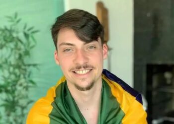 Jair Renan é indiciado por suspeita de lavagem de dinheiro e uso de documento falso