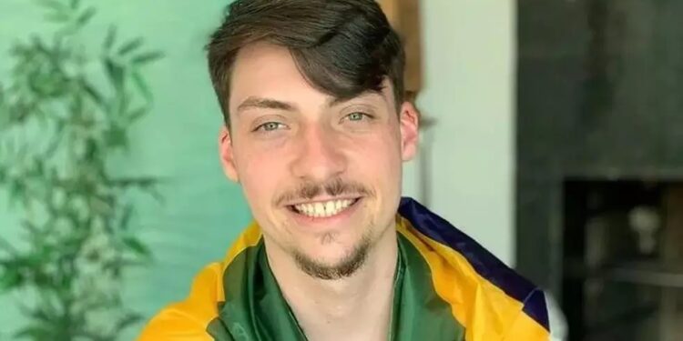 Jair Renan é indiciado por suspeita de lavagem de dinheiro e uso de documento falso