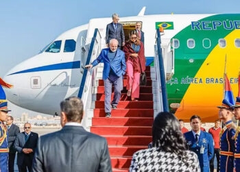 Lula chega ao Cairo para discutir guerra e assinar acordo de bioenergia