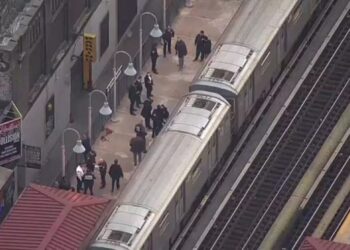 Atirador mata uma pessoa e fere outras cinco em metrô de Nova York