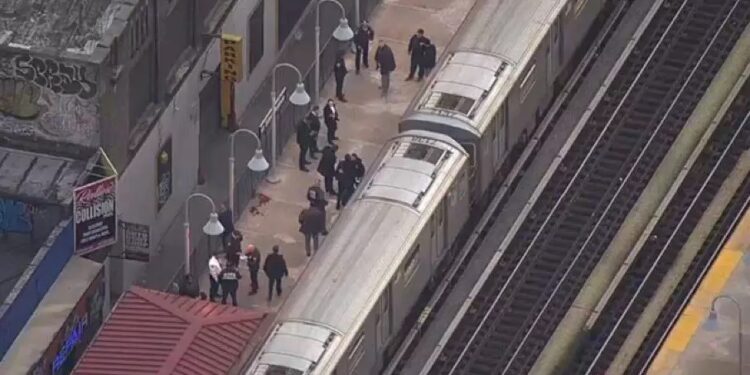 Atirador mata uma pessoa e fere outras cinco em metrô de Nova York