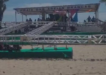 Estrutura de palco de concurso de beleza desaba e deixa cinco pessoas feridas no RS