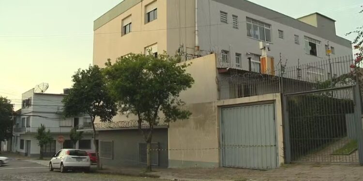 Idosa tem corpo queimado após botijão de gás explodir em prédio de Caxias do Sul