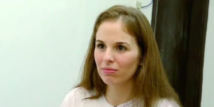 Condenada pela morte dos pais, Suzane muda sobrenome