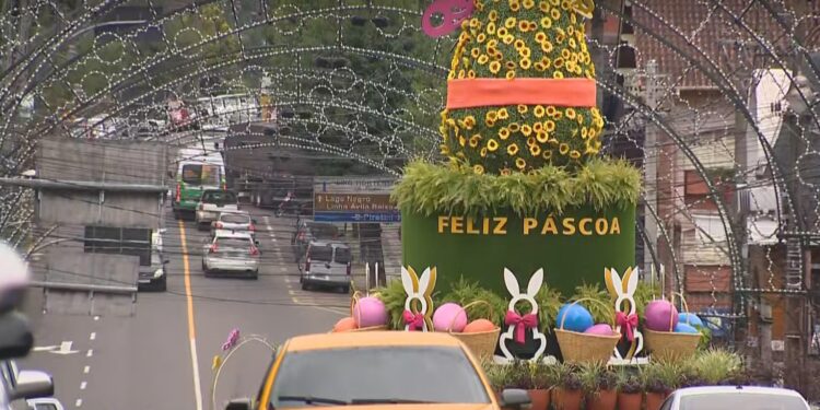 Com mais de 650 toneladas de chocolate fabricadas, Gramado recebe milhares de turistas nesta Páscoa