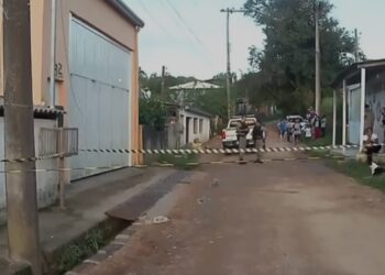 Menino de 11 anos morre após tocar em fio energizado em Viamão